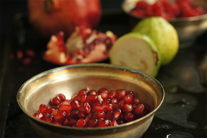 Pomegranate guava smoothie | www.viktoriastable.com