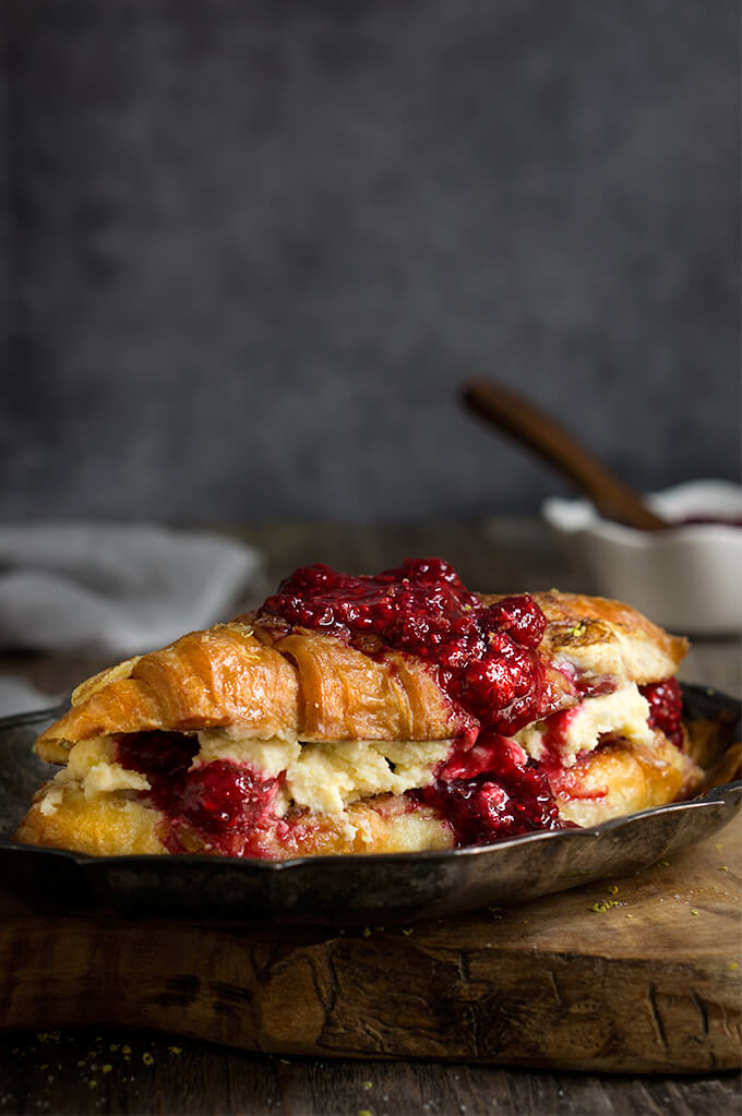 Croissant French toast with lemon Mascarpone filling - treat yourself to this scrumptious breakfast on a lazy weekend morning, and be sure to try both the savory and sweet version! | www.viktoriastable.com