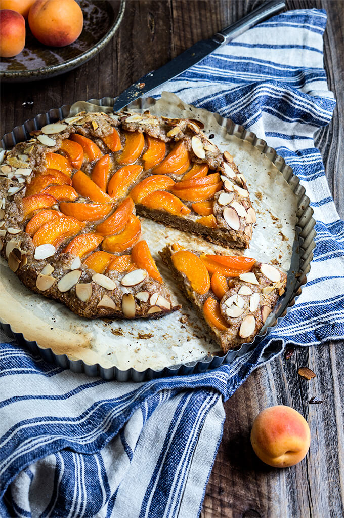 Apricot almond galette - flakey buttery crust, almond frangipane filling, and jammy sweet apricot on top complete this rustic summer galette. | www.viktoriastable.com
