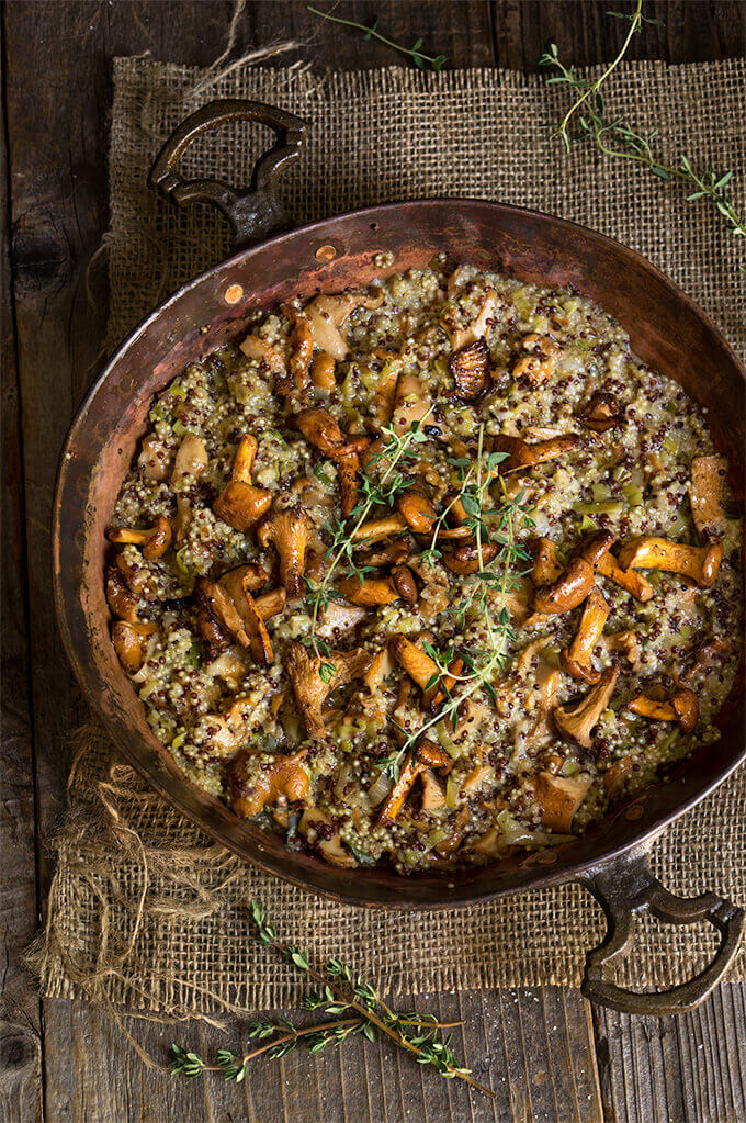 Creamy mushroom and leek quinoa risotto - protein packed quinoa replaces rice in this quicker and healthier risotto version, where mascarpone cheese gives it a nice buttery creaminess, and thyme infuses the dish with a warm spicy aroma. | www.viktoriastable.com