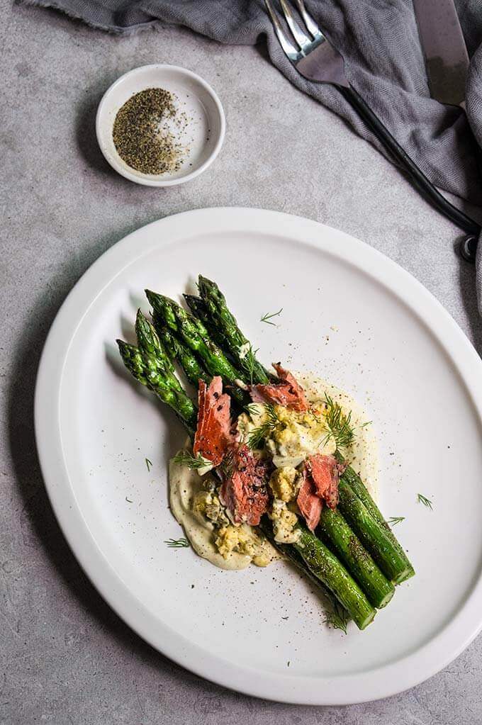 Asparagus with smoked salmon and gribiche - seared fresh asparagus, topped with creamy, cold sauce Gribiche, and smoked salmon make a great lunch, brunch or dinner, ready in 20 minutes. | www.viktoriastable.com