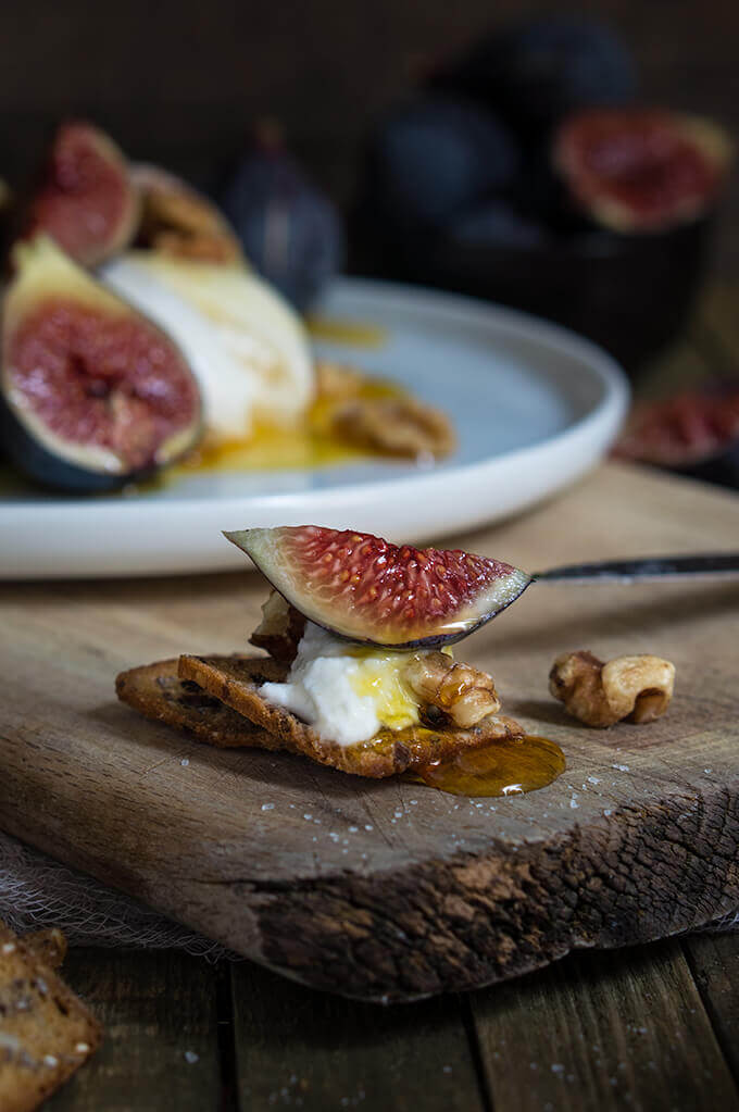 Figs with burrata, honey and salted walnuts | www.viktoriastable.com