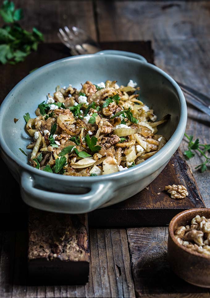 Caramelized fennel with roasted garlic lemon vinaigrette | www.viktoriastable.com
