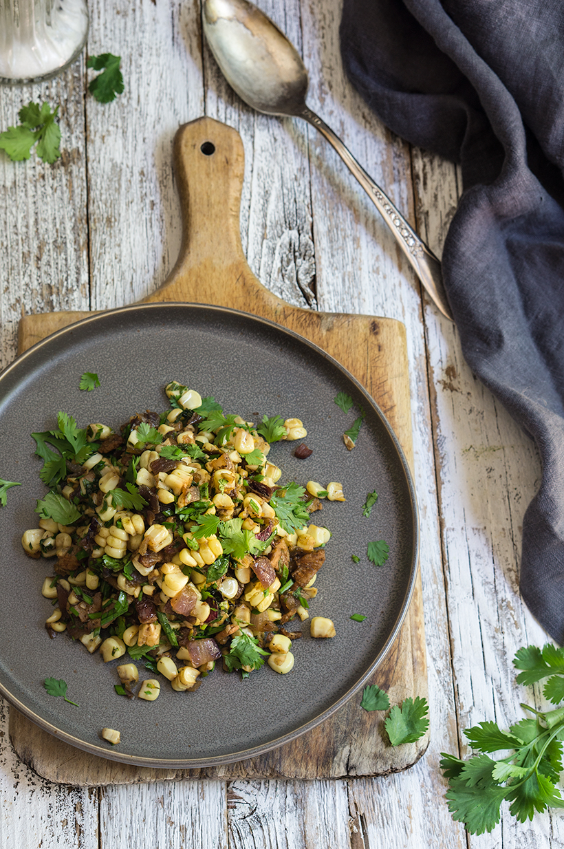 Corn salad with caramelized onions, bacon & cilantro | www.viktoriastable.com