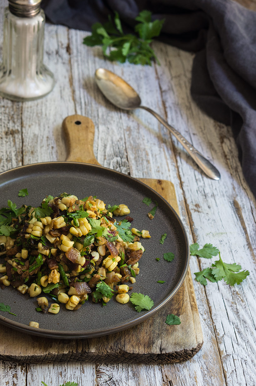 Corn salad with caramelized onions, bacon & cilantro | www.viktoriastable.com
