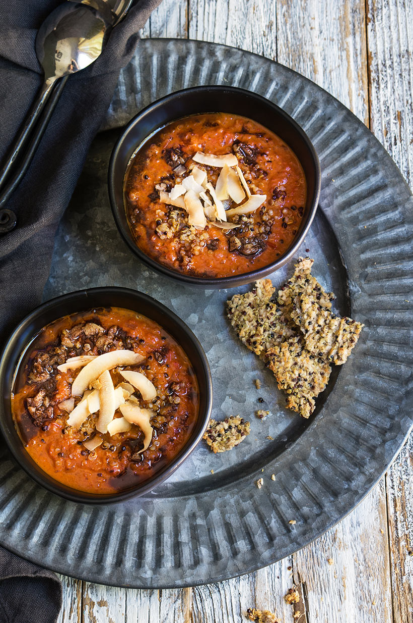 Roasted tomato coconut quinoa soup | www.viktoriastable.com