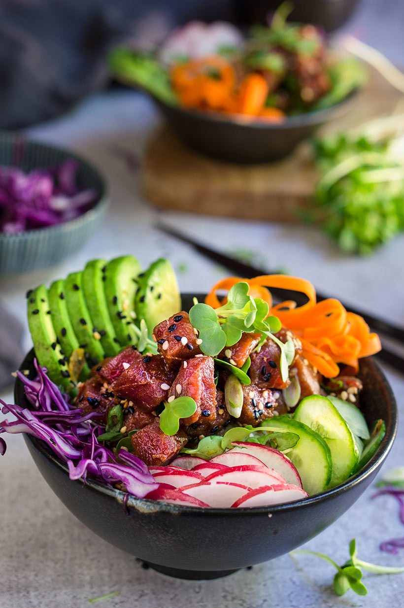 Ahi tuna poke bowl | www.viktoriastable.com