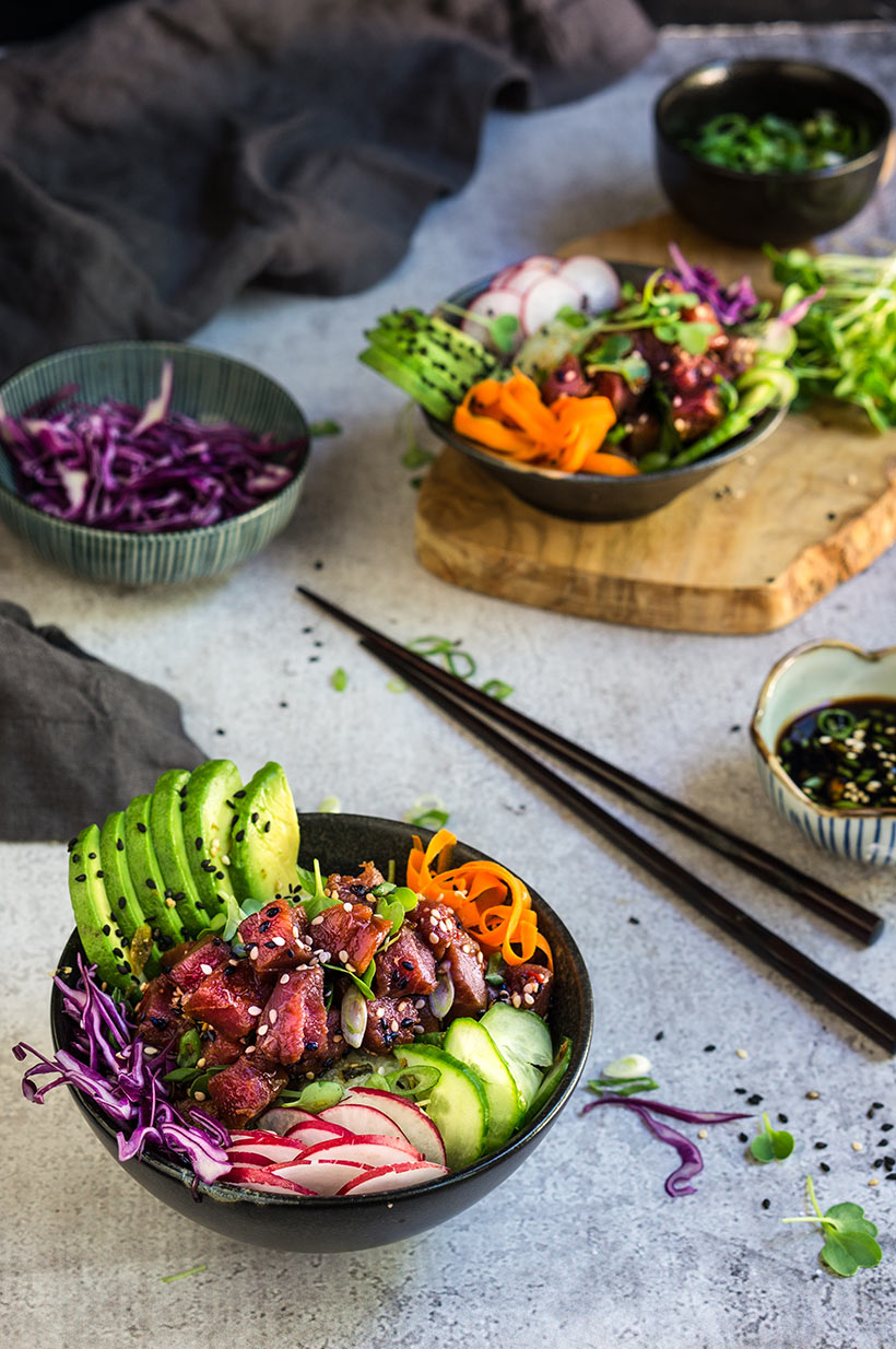 Ahi tuna poke bowl | www.viktoriastable.com